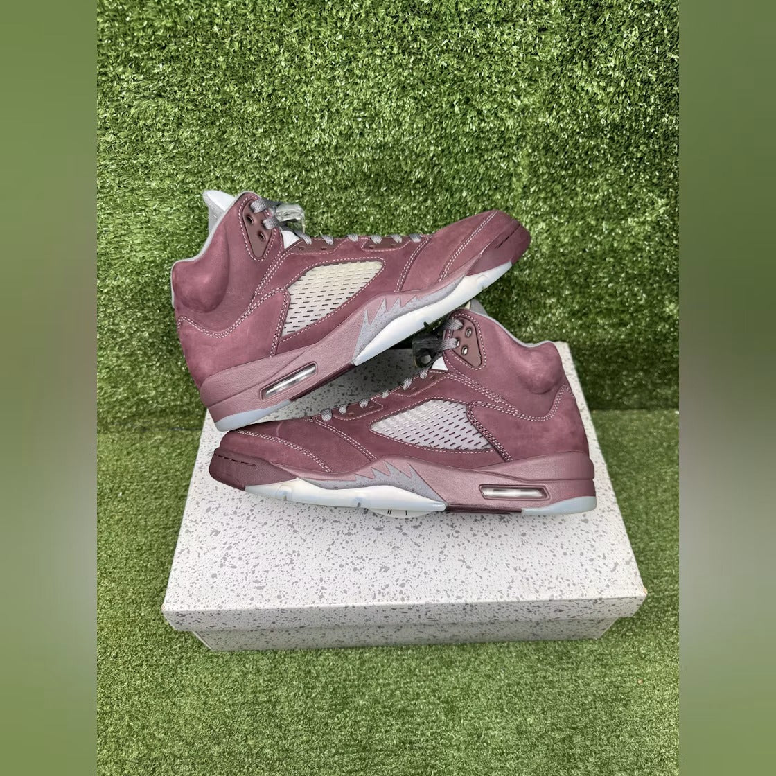 Used - Air Jordan 5 Retro Burgundy (2023) - US M 10.5 - detail 1