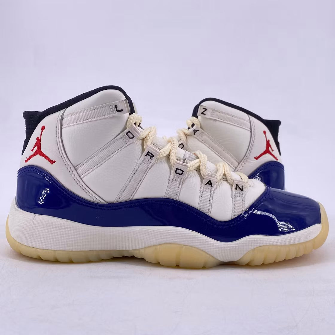 Used - Air Jordan 11 Retro Rare Air (GS) - US 5.5Y - detail 1