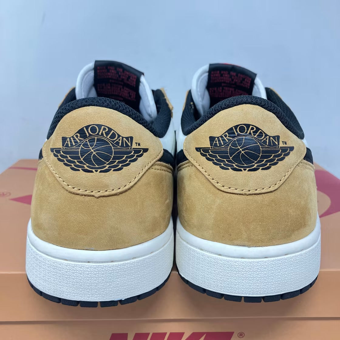 Used - Air Jordan 1 Low OG Rookie of the Year - US M 9.5 - detail 4