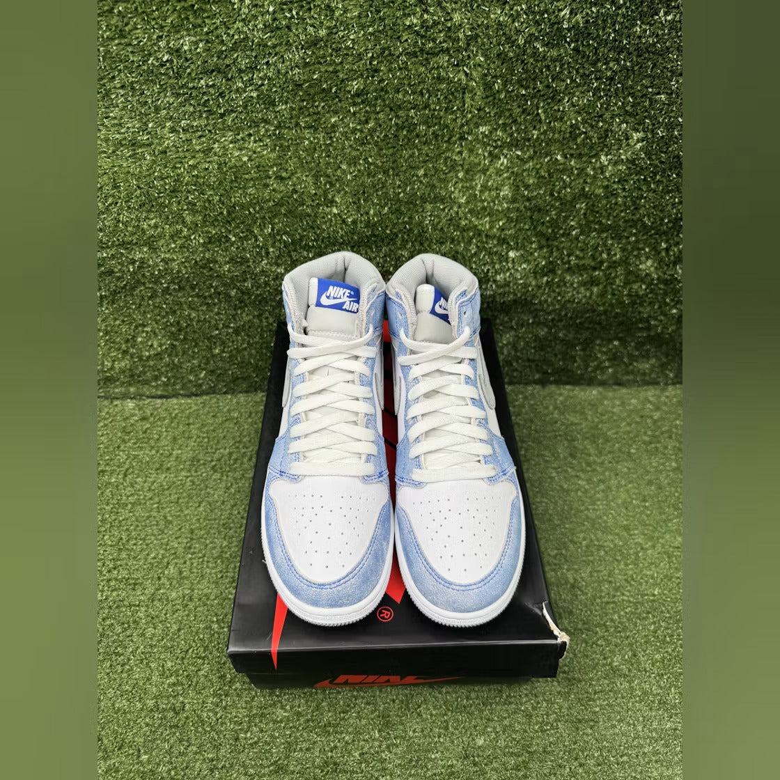 Used - Air Jordan 1 Retro High Hyper Royal Smoke Grey (GS) - US 6Y - detail 2