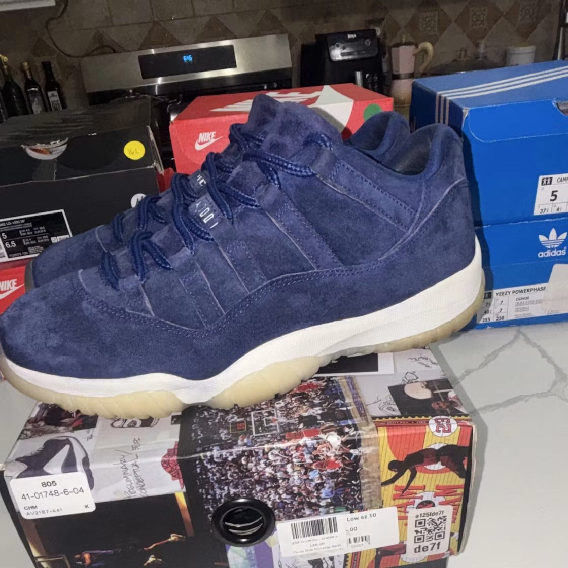 Used - Air Jordan 11 Retro Low Derek Jeter RE2PECT - US M 10 - detail 1