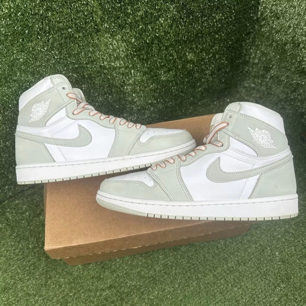 Used - Air Jordan 1 Retro High OG Seafoam (Women's) - US W 10 - detail 1