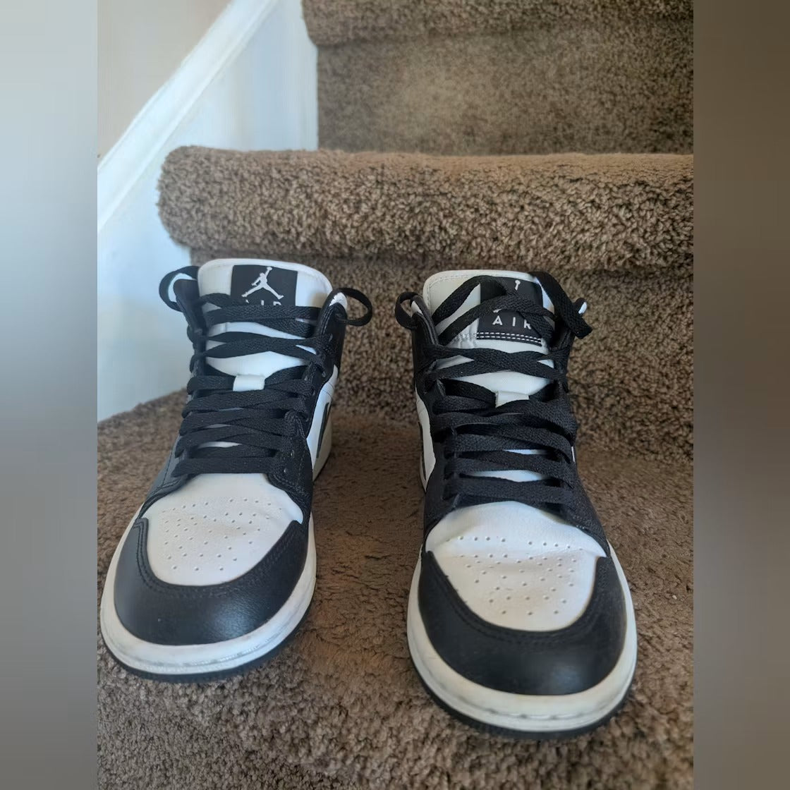 Used - Air Jordan 1 Mid Panda (Women's) - US W 6 - detail 3