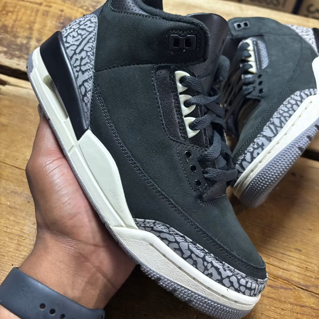 Used - Air Jordan 3 Retro Off Noir - US W 9 - detail 2