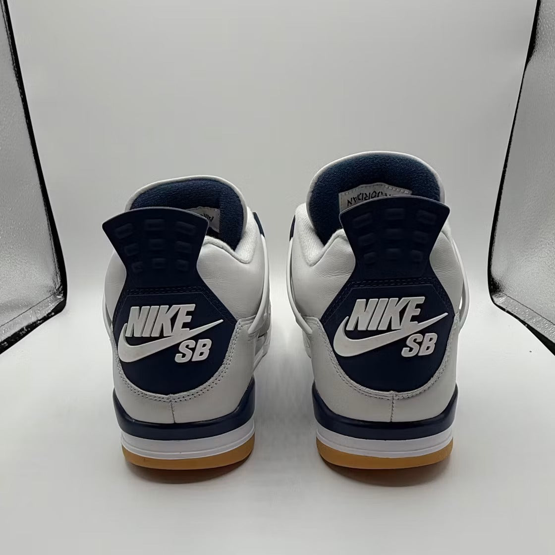 Used - Air Jordan 4 Retro SB Navy - US M 11 - detail 2