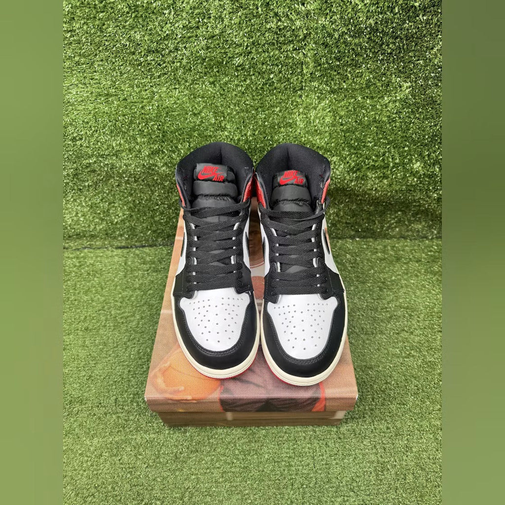 Used - Air Jordan 1 Retro High OG Black Toe Reimagined - US M 8 - detail 2