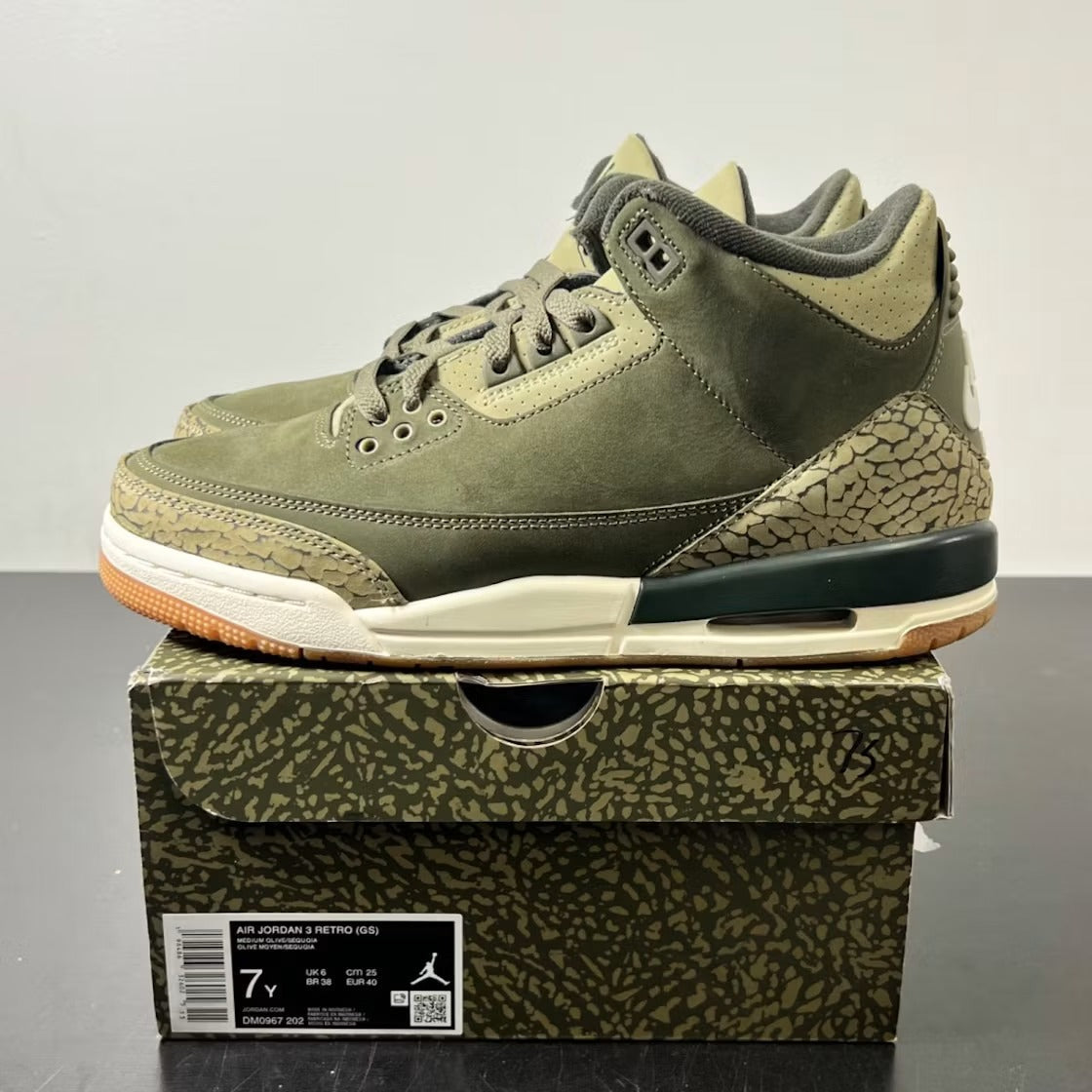 Used - Air Jordan 3 Retro Family Affair (GS) - US 7Y - detail 3
