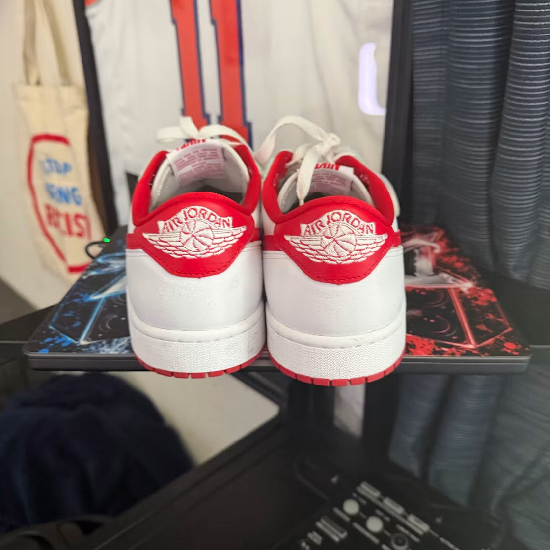 Used - Air Jordan 1 Retro Low OG University Red - US M 10 - detail 2